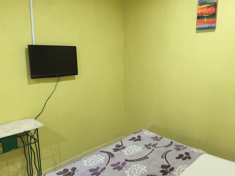 Bohok Guesthouse Pantai Cenang (Langkawi) Dış mekan fotoğraf